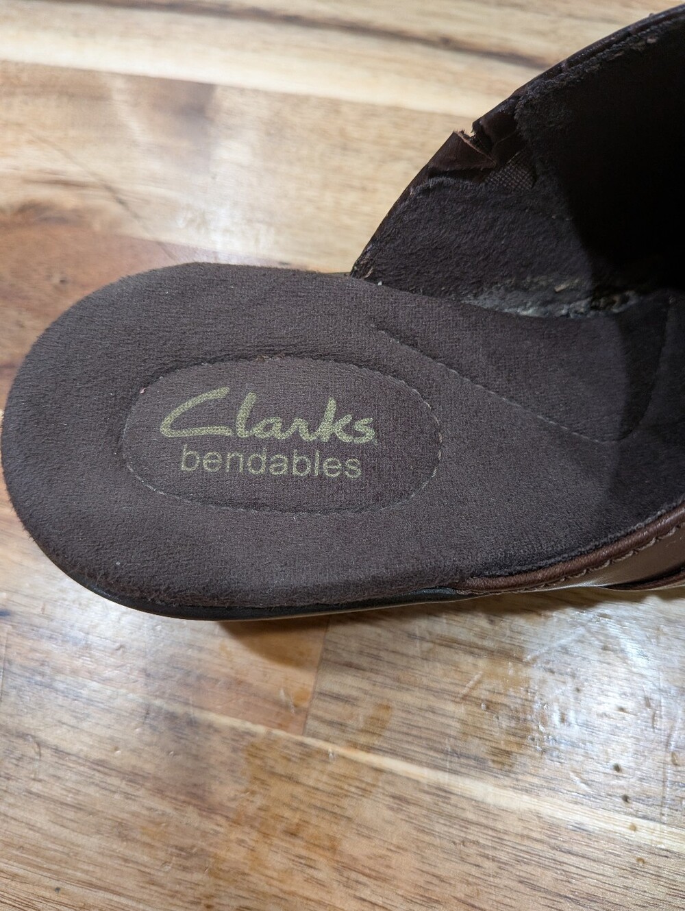 Clarks Bendables Clogs Size 7.5 Brown Leather Comfort Mule Shoes Slip On Casual - Picture 6 of 7